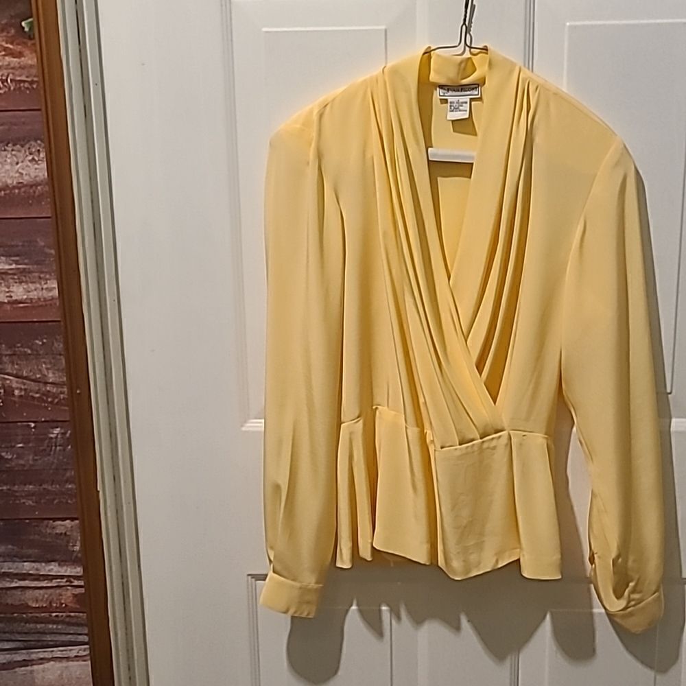 Ladies Size 6 Evan Picone Long Sleeve Yellow Blouse